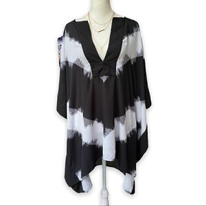 MOSSIMO Black and White Chevron Stripe Swim Cover